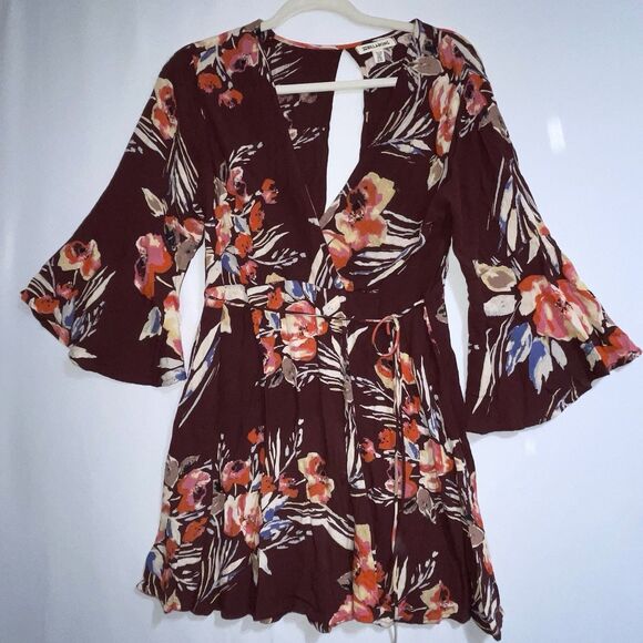 BILLABONG Floral Faux Wrap Mini Dress Flare Sleeve Cutout Back Women’s Size XS - Picture 1 of 16